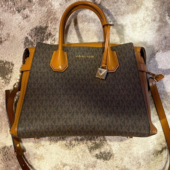 This bag has been used three times excellent condition - Picture 2 of 13